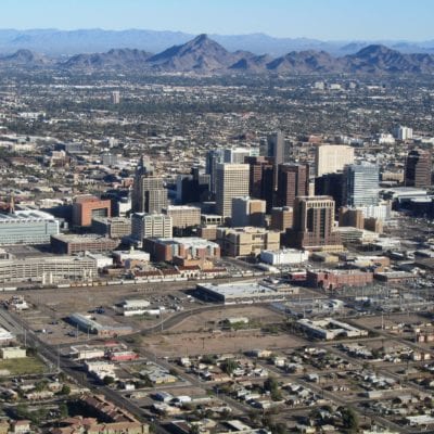 2880px-Phoenix_AZ_Downtown_from_airplane By Melikamp - Own work, CC BY-SA 3.0, https://commons.wikimedia.org/w/index.php?curid=17747851