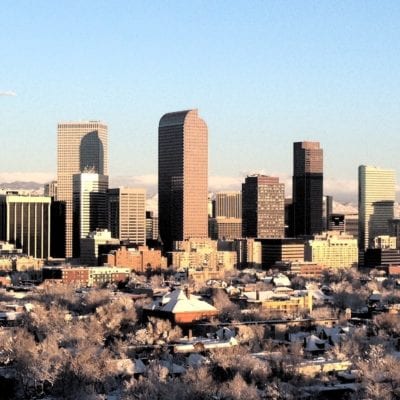 Denver_Skyline_in_Winter By R0uge - Own work, CC BY-SA 4.0, https://commons.wikimedia.org/w/index.php?curid=47831553
