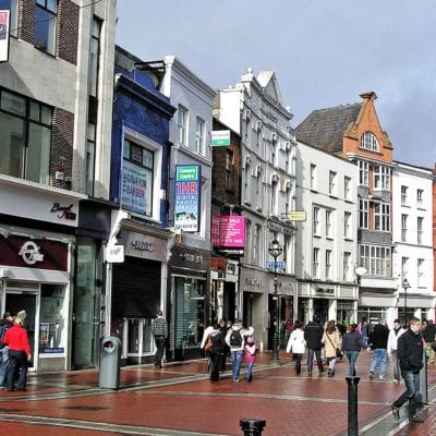 Grafton_St_Dublin- By Donaldytong - Own work, CC BY-SA 3.0, https://commons.wikimedia.org/w/index.php?curid=6066410